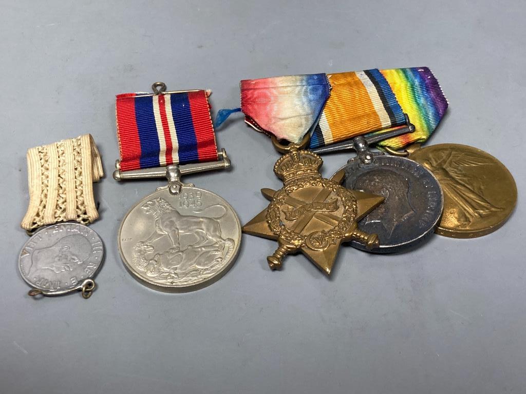 A WWI trio of medals to 304941. R. Brooks, STO. 1. R.N. and an unrelated WW2 medal